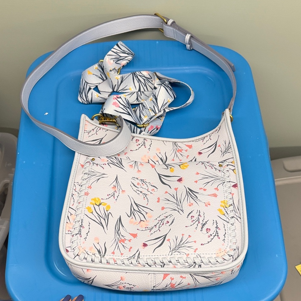 Style & Co. White Floral Shoulder Bag with 2 Strap Options